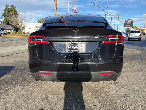 Used 2018 Tesla Model X 100D image 7