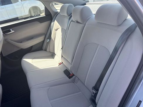 Used 2016 Hyundai Sonata SE w/ Winter Weather Package FWD image 19