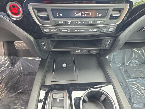 Used 2025 Honda Ridgeline Black Edition image 24