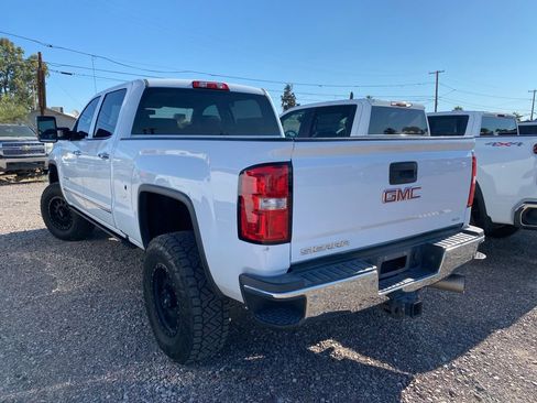 Used 2018 GMC Sierra 2500 SLT w/ Duramax Plus Package AWD/4WD image 3