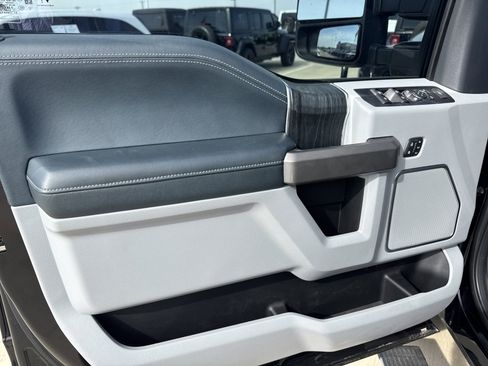 Used 2022 Ford F350 Limited image 13