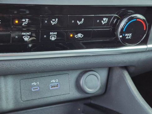 Used 2023 Nissan Rogue S AWD/4WD image 19