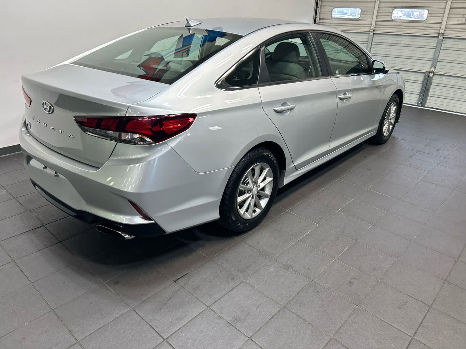 Used 2018 Hyundai Sonata SE FWD image 3