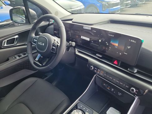 New 2026 Kia Carnival SX w/ SX Dark Edition Package FWD image 8