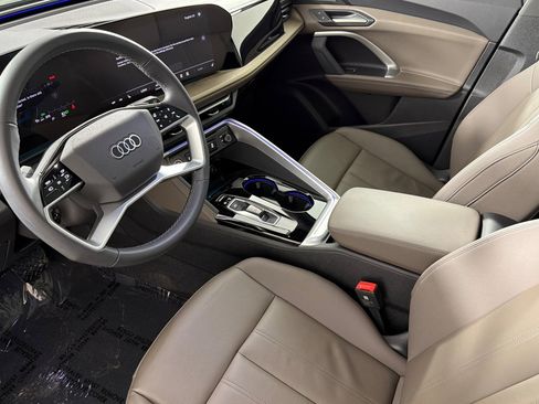 Used 2025 Audi Q5 Premium Plus w/ Premium Plus image 9