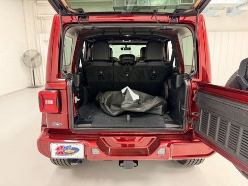 Used 2021 Jeep Wrangler Unlimited Sahara AWD/4WD image 28