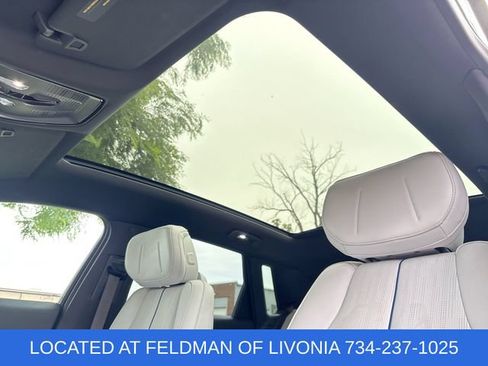 Used 2024 Cadillac Lyriq Luxury AWD/4WD image 18