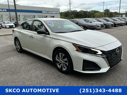Used 2024 Nissan Altima 2.5 S FWD image 7