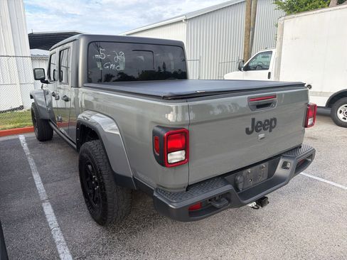 Used 2023 Jeep Gladiator Sport AWD/4WD image 12