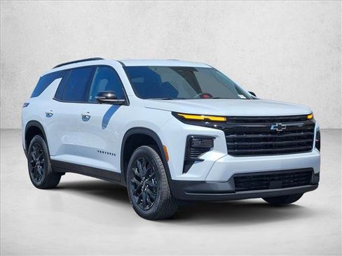 New 2026 Chevrolet Traverse LT w/ Midnight/Sport Edition FWD image 5