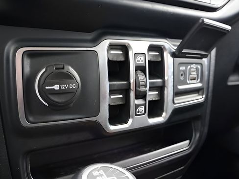 Used 2022 Jeep Wrangler Unlimited Sport image 19