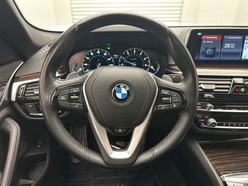 Used 2018 BMW 530i xDrive AWD/4WD image 18