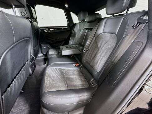 Used 2020 Porsche Macan image 23