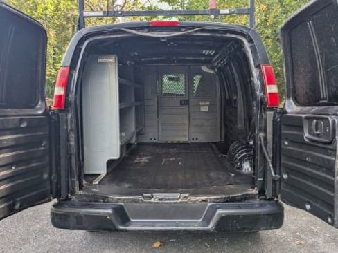 Used 2017 Chevrolet Express 2500 image 13