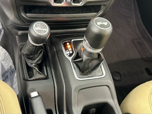 Used 2023 Jeep Wrangler Unlimited Sport AWD/4WD image 16