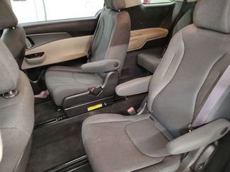 Used 2023 Kia Carnival LX video 2