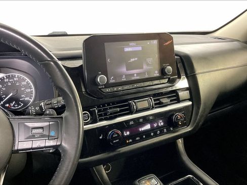 Used 2022 Nissan Pathfinder SV FWD image 9