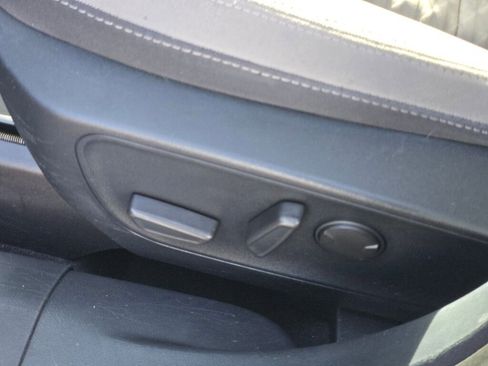 Used 2020 Ford Escape SE image 22