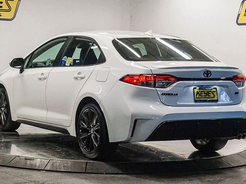 Used 2024 Toyota Corolla SE image 2