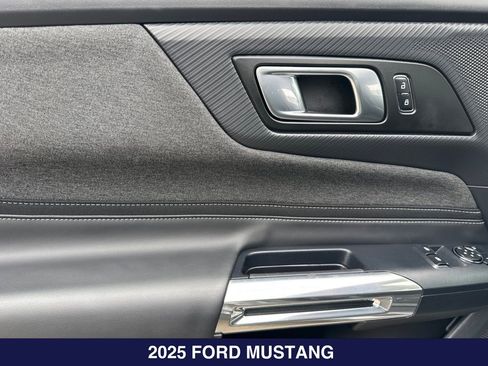 Used 2025 Ford Mustang Coupe RWD image 12