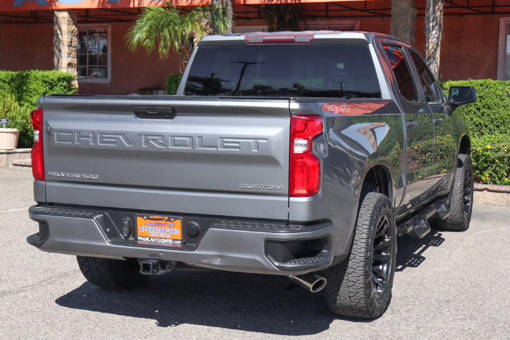 Used 2019 Chevrolet Silverado 1500 Custom w/ Custom Convenience Package AWD/4WD image 10