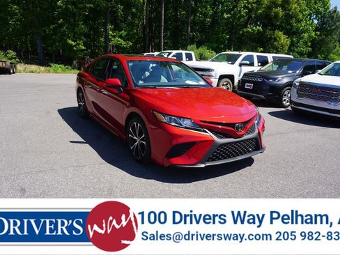 Used 2019 Toyota Camry SE image 1