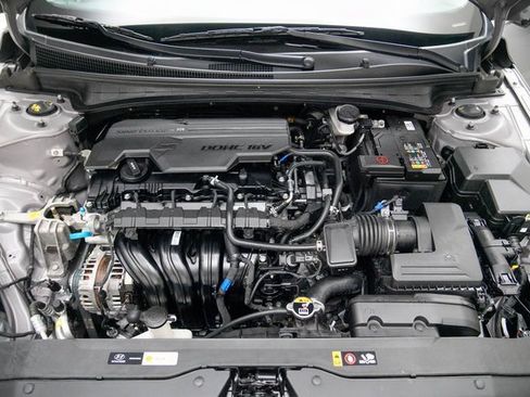 Used 2025 Hyundai Elantra SEL image 10