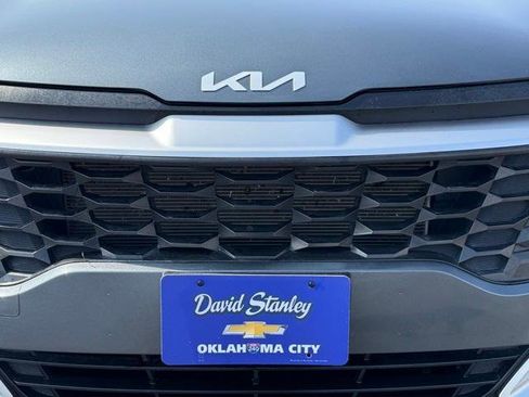 Used 2023 Kia Sportage LX image 5