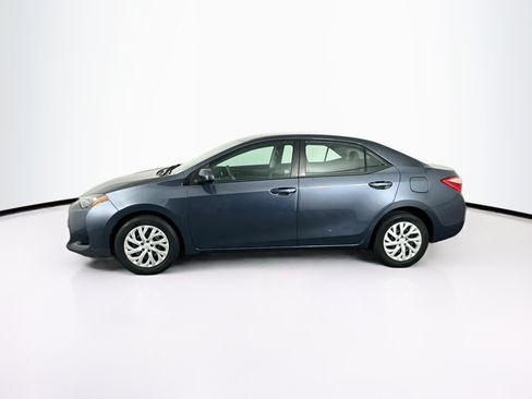 Used 2018 Toyota Corolla LE FWD image 4