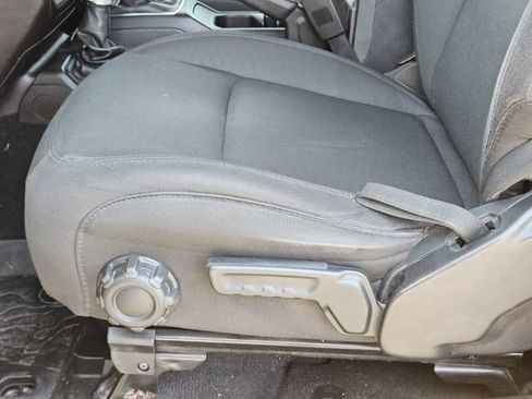 Used 2019 Jeep Wrangler Sport AWD/4WD image 22