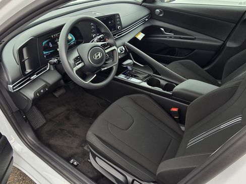 New 2026 Hyundai Elantra Blue image 25