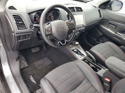 Used 2023 Mitsubishi Outlander Sport SE image 6