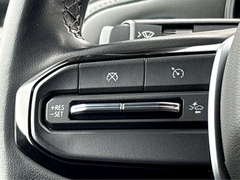 Used 2023 Chevrolet Colorado LT w/ LT Convenience Package II image 13