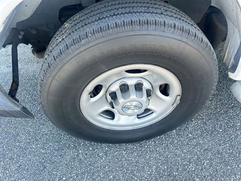 Used 2022 Chevrolet Express 2500 w/ Driver Convenience Package image 6