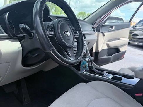 Used 2018 Kia Optima LX w/ Convenience Package FWD image 9
