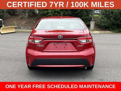 Used 2021 Toyota Corolla LE FWD image 3