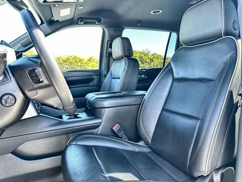 Used 2024 Chevrolet Suburban Premier image 13