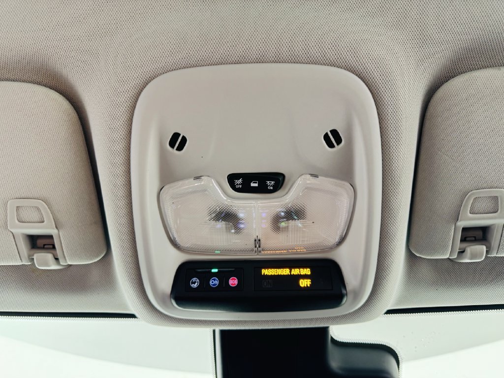 Used 2023 Chevrolet Bolt EUV LT FWD image 19