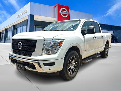 Used 2021 Nissan Titan SV w/ SV Convenience Package