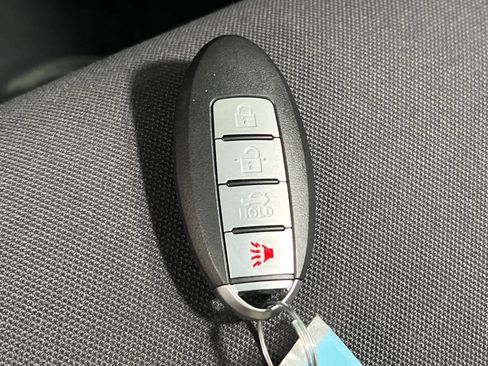 Used 2021 Nissan Versa SV image 26