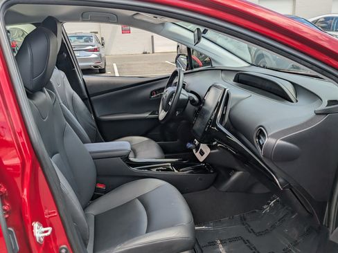 Used 2017 Toyota Prius Prime Premium w/ Carpet Mat Package FWD image 7