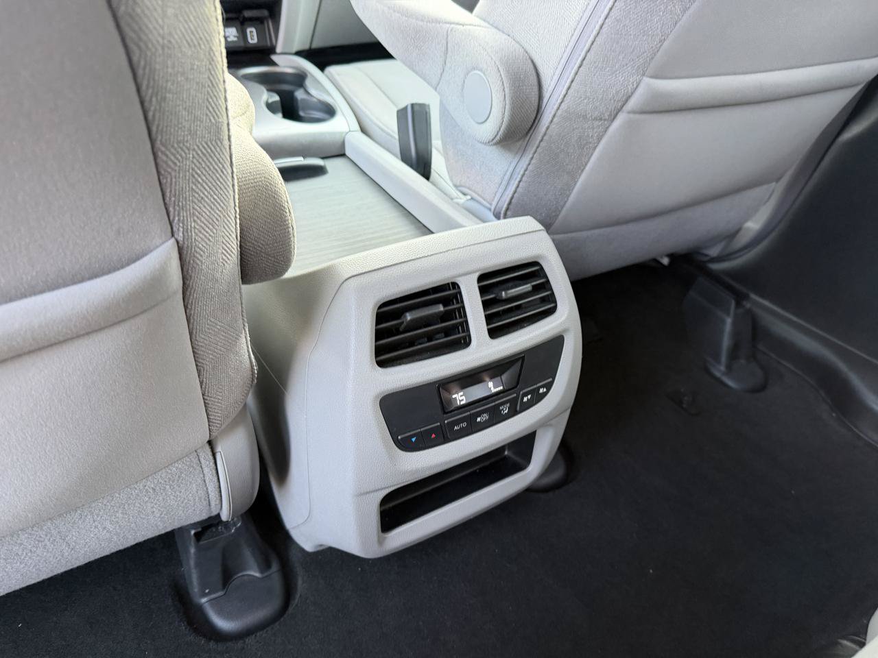 Used 2020 Honda Pilot EX image 12
