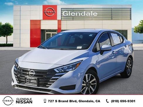 Used 2025 Nissan Versa SV w/ Trunk Package FWD image 1