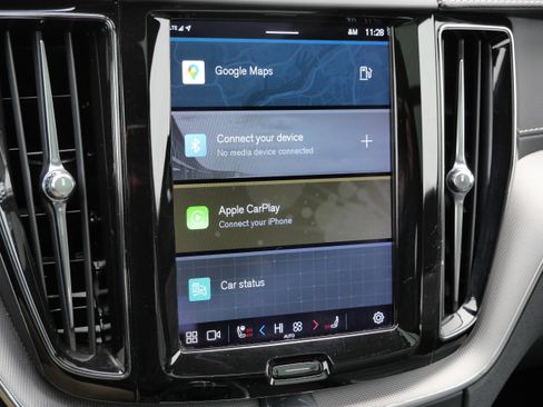 Used 2022 Volvo XC60 B6 R-Design w/ Advanced Package image 23