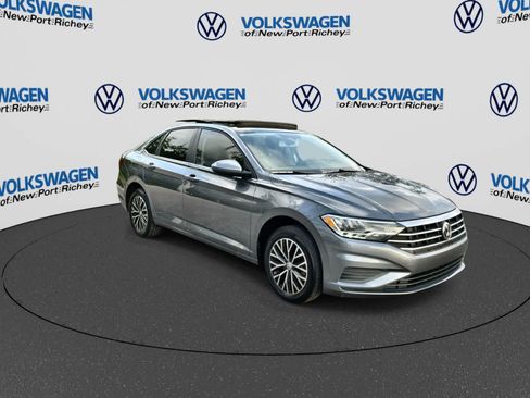 Used 2020 Volkswagen Jetta SE w/ SE Cold Weather Package FWD image 8