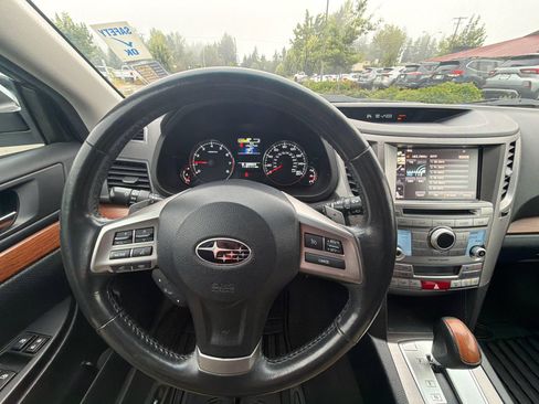 Used 2013 Subaru Outback 3.6R Limited AWD/4WD image 12