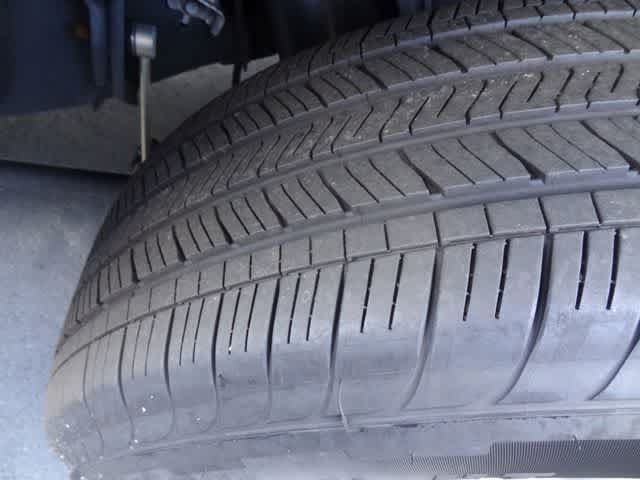 Used 2025 Toyota Tacoma SR5 AWD/4WD image 15