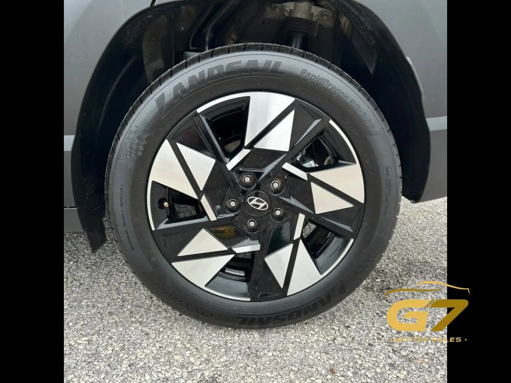 Used 2025 Hyundai Kona SEL FWD image 11