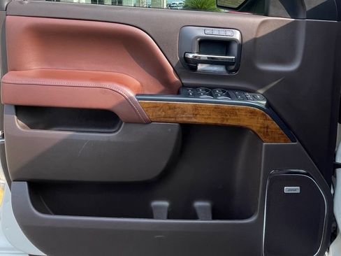 Used 2015 Chevrolet Silverado 1500 High Country w/ High Country Premium Package RWD image 31