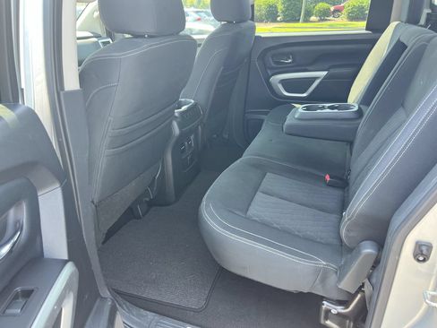 Used 2018 Nissan Titan SV w/ SV Convenience Package AWD/4WD image 32